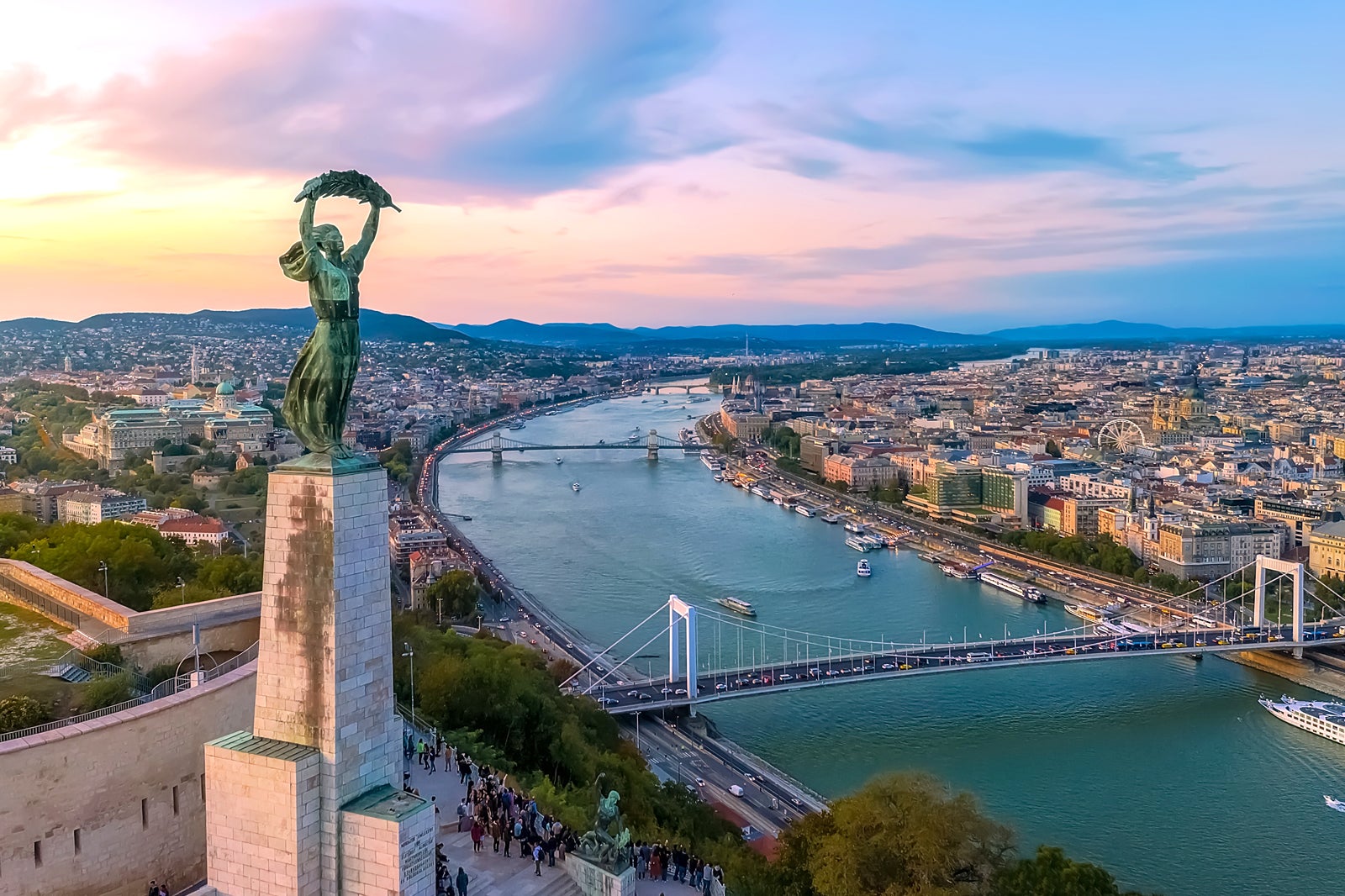 9 cose da fare a Budapest in un giorno - Per cosa è famosa ...